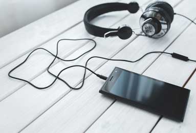 7500万引爆争夺战！皇马曼联疯抢，终极悬念谁能破局